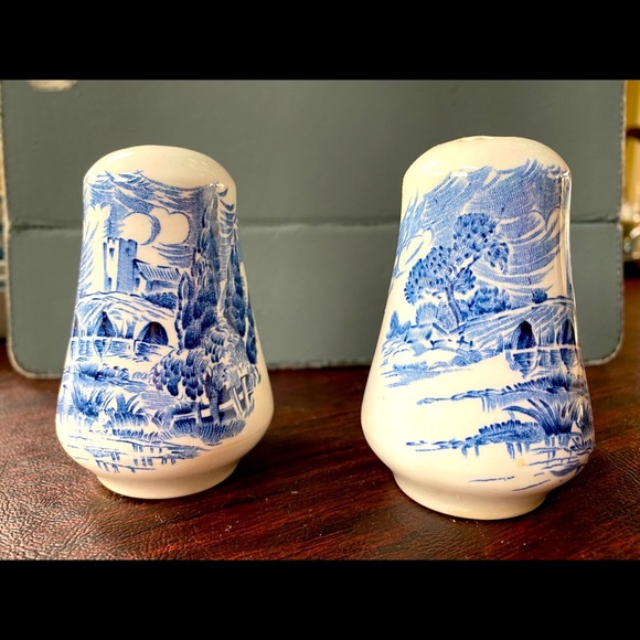 Enoch Other - SALT & PEPPER SHAKER ENOCH WEDGWOOD COUNTRYSIDE BLUE DINNER WARE